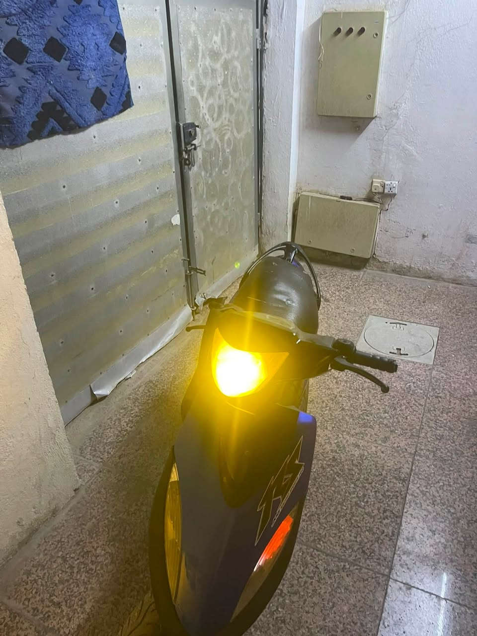 سلام عليكم دراجه ماكس عدله 120مكينه اول فتحته 49
صالنصه fm دراجه قويه ومريحه الكفرات تايوان الايت والاشاير شغالت دراجه نضيفه وحلوه السعر 550 او بي مجال بصيط رقم الهاتف بي واتساب ***********
