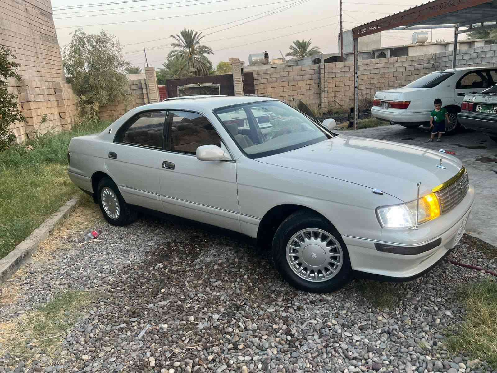 السلام عليكم سياره بطه للبيع موديل 1993 منفصل رقم كركوك دولي شرط التحويل صبغ عام جماليه بدون كص شرط 
محرك كير 2500 شرط تبريد ثلج صدر تايرات كلو نضيف سعر 50
اتصال ***********
