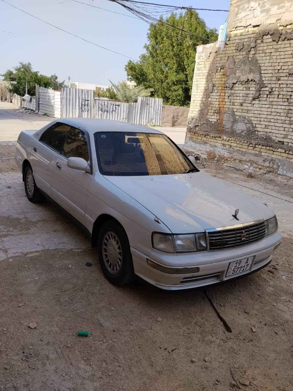 السلام عليكم بطه للبيع او مراوس بسياره ((BMW)) موديل 1994 السياره حلوه حيل وكاعده رقم جديد سنويه 2031 هزه جديده السياهره خير من الله جاهزه للاخير ومكفوله كفاله عامه من كلشي من صبغ ومعجون وخياس وكصه ونقل جثه واصوليات السعر 70وبيها مجال قليل جدا ***********@
