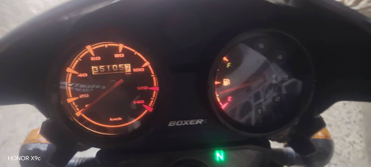 بوكسر موديل 22رقم ديالي نكليزي بسمي مشروع وطني تحويل ثاني يوم مجفته قبل شهرين لا تبخير ولا تنقيص عليه منضومه زنون ودبل اشاره تواصل واتساب على الرقم ***********مكاني بغداد السيديه سعره 1900وبيه مجال بسيط

