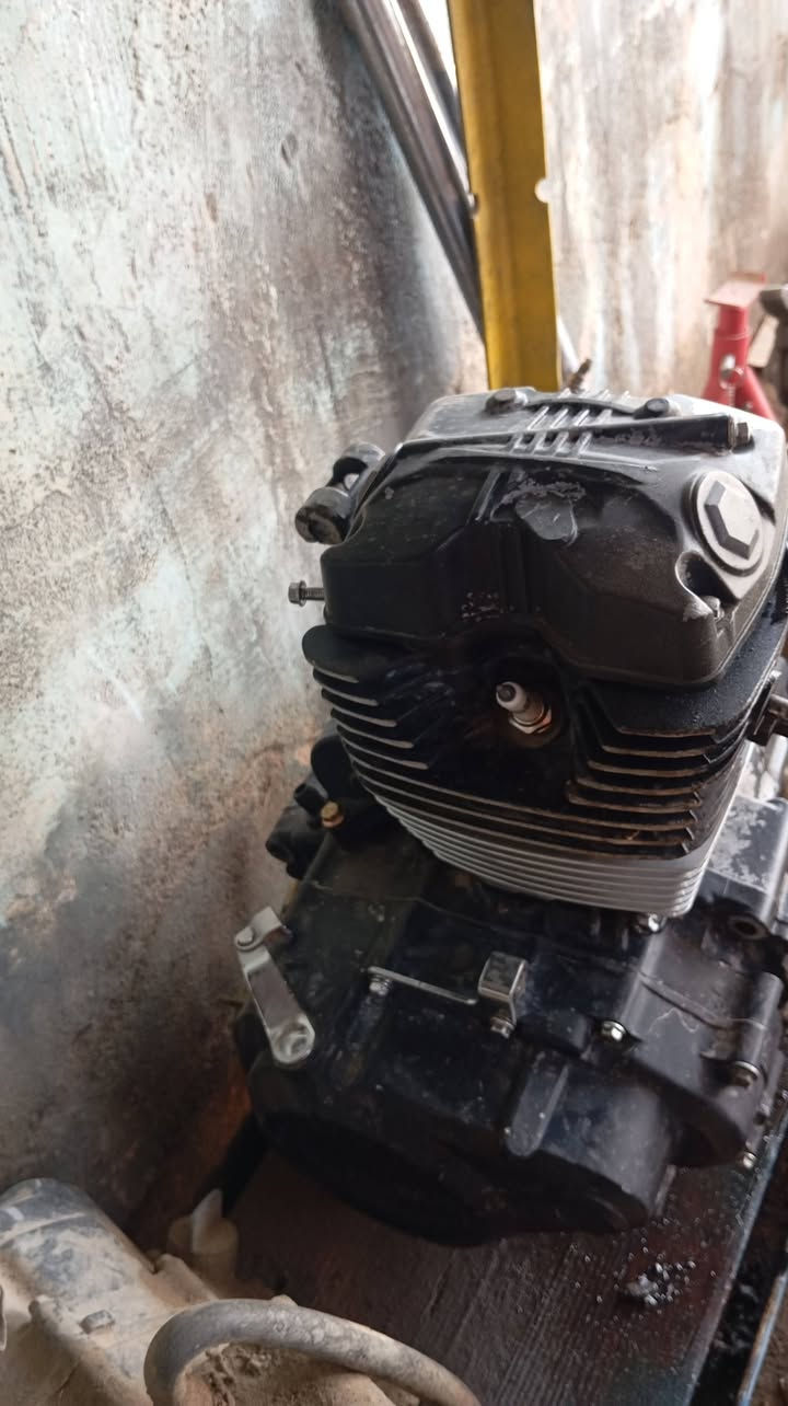 السلام عليكم 
محرك دايوان 200 للبيع جاهز وعالشرط والشغل مبدل فقط سلندر مكفول من الفشك السعر 275 يشمل الشد وبي مجال قليل 
مكاني نجف للاستفسار ***********واتساب
