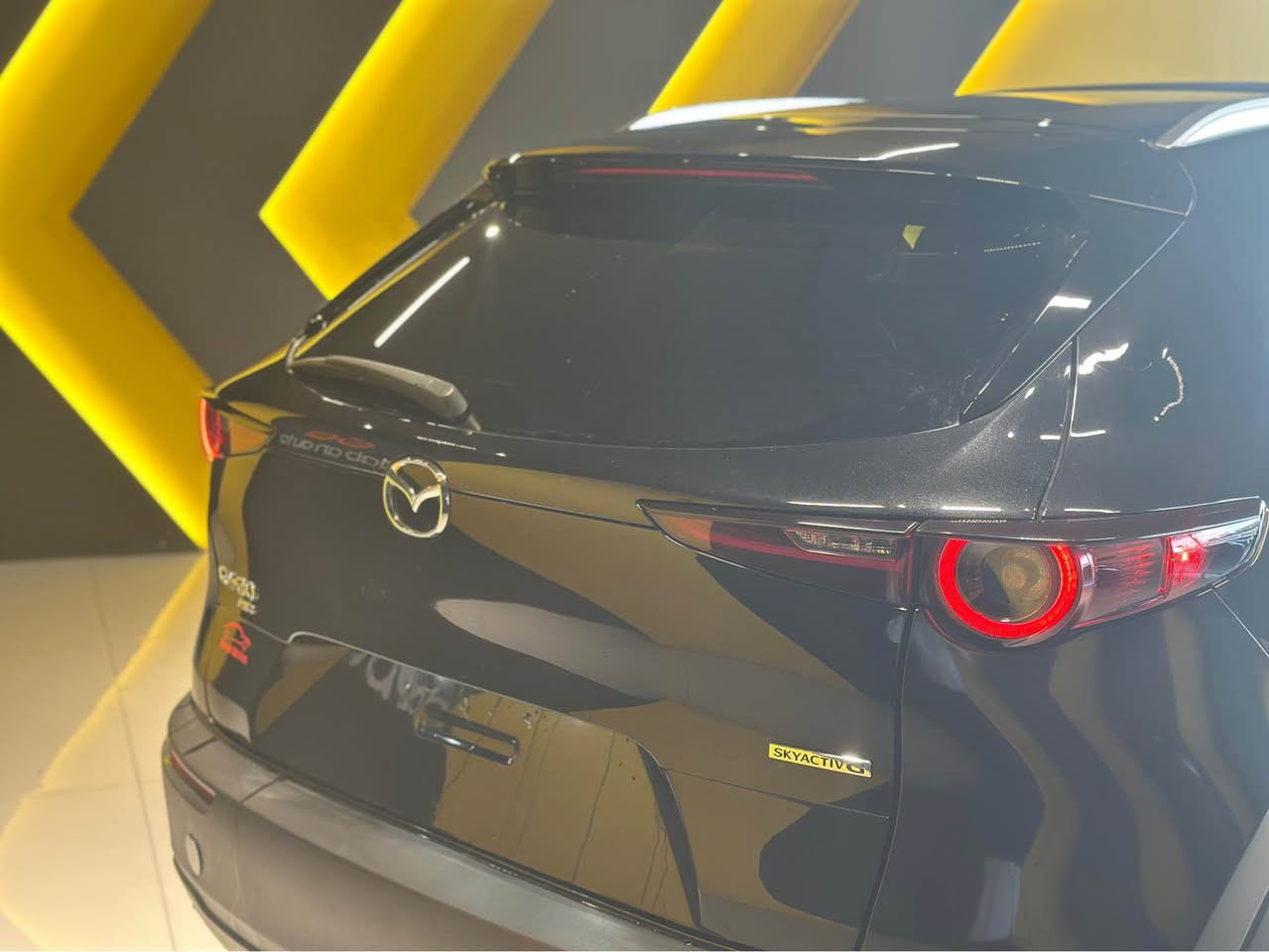 Mazda Cx30 Awd
مۆدێل ٢٠٢٤
فول مواصفات
تەنها ١٨،٠٠٠ ڕۆشتووە و یەک پەلەی سنوقەکەی بۆیاخە سۆنەرەکەم داناوە 
بێ ناو بێ ئێرباگ.
کاتی نەشکاوە ٩٠ رۆژی لەگەڵە بۆ ڕەقەم کردن بەشەرت ڕەقەم و تەقە و ڕەقە ئەیفرۆشین.
سەیارەکە فول فول مواصەفاتە و سڵاید و کوشن کارەبایی و کوشن خەزن و خەتی جادە و تحدید سورعە و ڕادار و کامێرە و برێک بەسمە و ئاوتۆ هۆڵد و کوشن هیتەر و تەبرید مەرکەزی و زۆر زۆر مواصفاتی تری تیایە 
سەیارەکە ڕەقەم سلێمانی و هەولێر و دهۆک و هەڵەبجە ئەکرێ بەدڵی خۆتە.
شوێن: سلێمانی 
ژم: ***********
***********
نرخیشی ١٤٩ گەڵا و مەجالێکی برایانە. السليمانية, العراق
