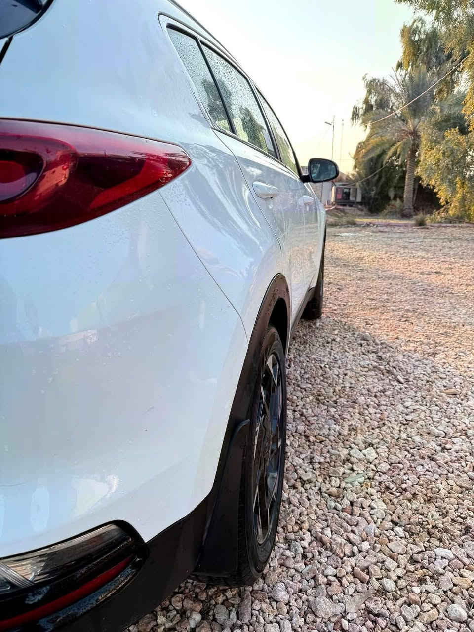 🚗 للبيع – كيا سبورتج 2020 خليجي استعمال شخصي والسيارة نظيفة جدًا ومحافظ عليها.
🔹 اللون: أبيض
🔹 المحرك: 2000 دوش
🔹 القير: أوتوماتيك
🔹 الممشى: 80 ألف كم
✨ المواصفات: ✅ بانوراما
✅ شاشة
✅ كاميرا خلفية
✅ مقاعد جلد
✅ سايد بريك بالرجل
السياره بيها قطعتين بارد جاملغ خلفي مقدار شبر وبالجنطه مقدار شبر الدعاميه الاماميه امبدله الجنطه مفتوحه ومرجعيها نفسها مجرد تطبيع 
سعرها ١٨٥ وبيها مجال للتواصل واتساب او الاتصال ع الرقم ***********
