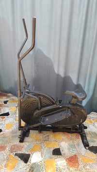 جهاز رياضي نضيف فول  مابيه اي عطل مكاني الكماليه سعره جدا مناسب ٠٧٧١٨٩...
