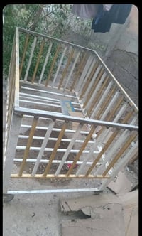 سرير اطفال • جديد • بها تايرات