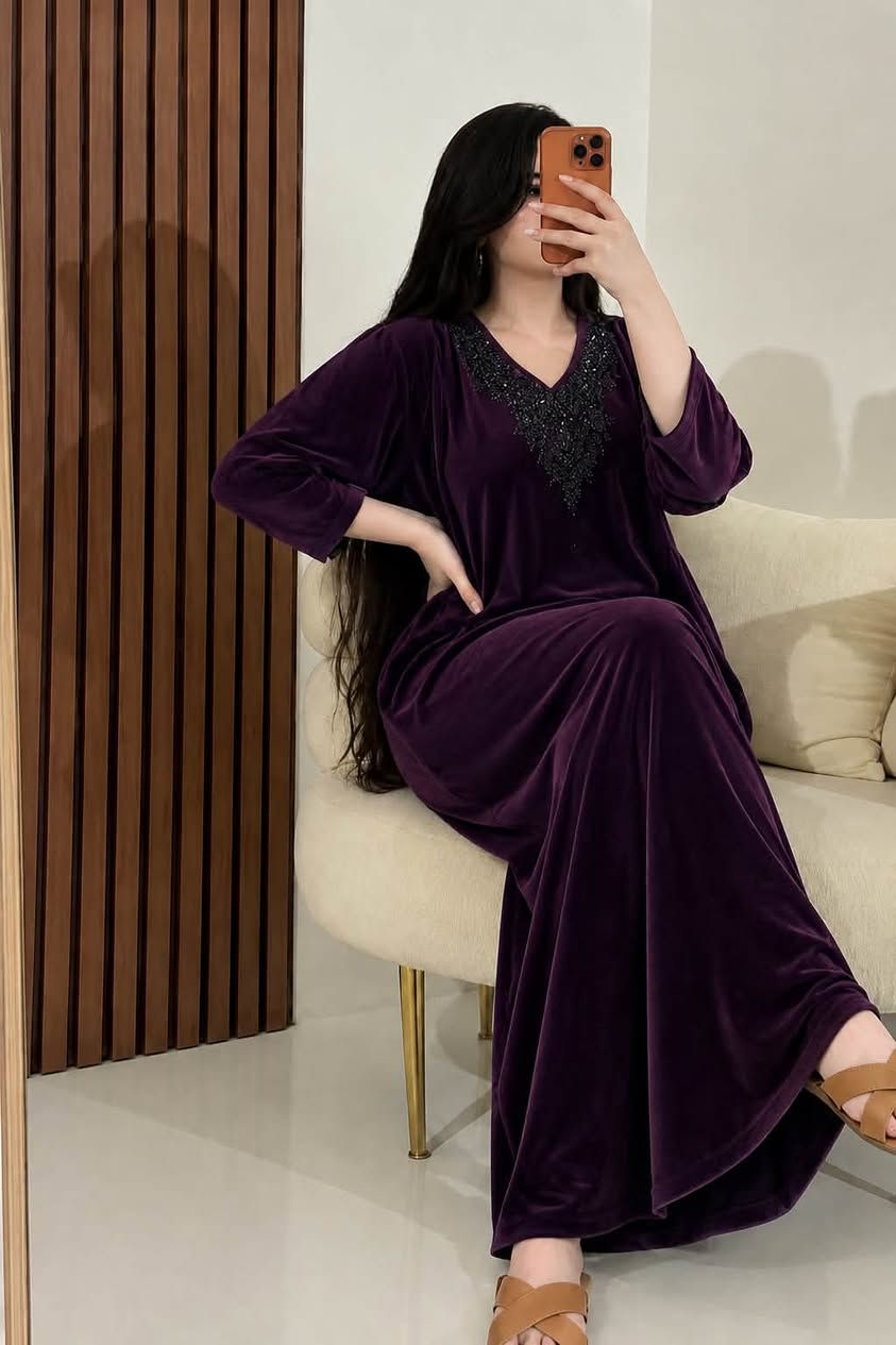 دشاديش باله خليجي قديفه مخمل يخبلن باليبل سعر القطعه 
8 و 10 فقط
