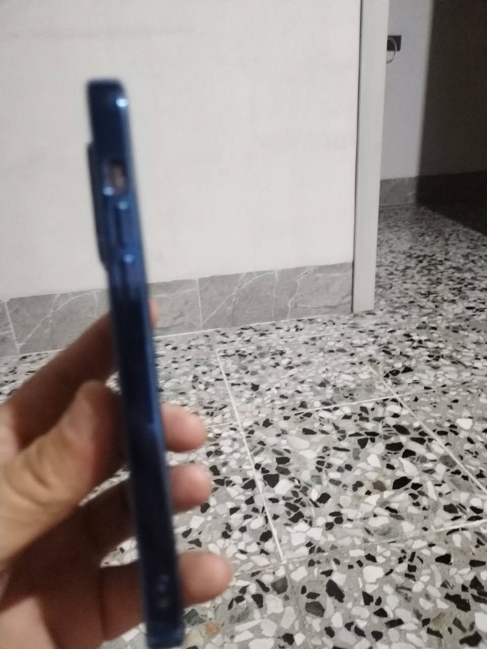 ١٤ برو ماكس دبل شريحة مبدل شاشة وبطارية وكامرة خلفية جهاز نظيف وبالشرط جهاز مال بيت مكاني كركوك حزيران قرب أسواق انور *********** سعر ٥٠٠ قفل
