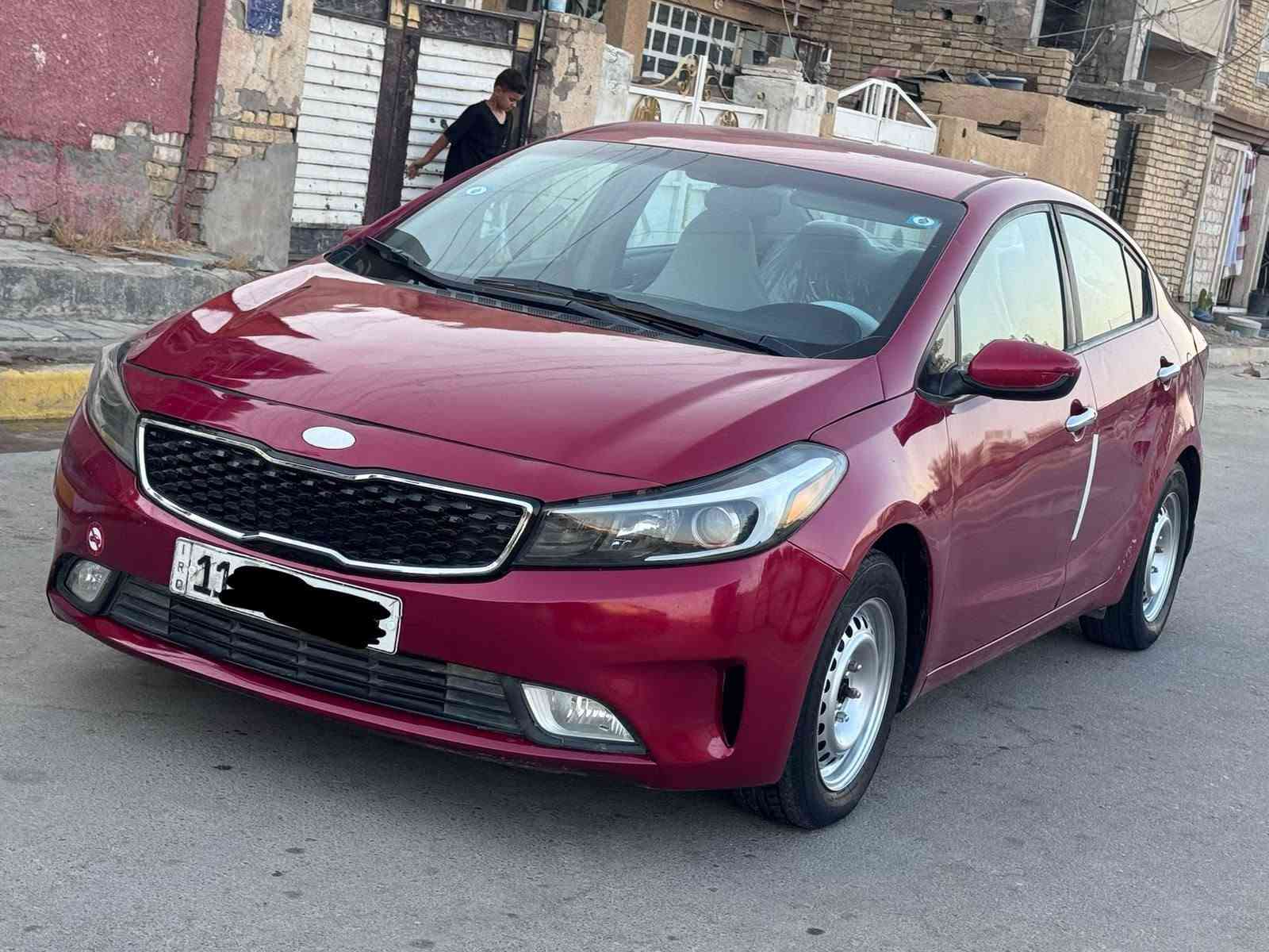 كيا فورتي 2018 وارد امريكي مواصفات الS حادثها جاملغ وبنيد 
رقم بغداد باسمي 
كير محرك مكفولات تبريد ثلج صدر خلفي امامي جديد تخم تاير ووياله جدد
السعر 94$ وبيها مجال
مكاني بغداد
***********
