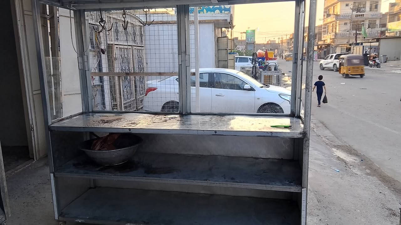 جام خانه تفصال قويه مع شوايه كباب
المكان بغداد حي اور السعر الجام خانه 300 الشوايه 250
***********
