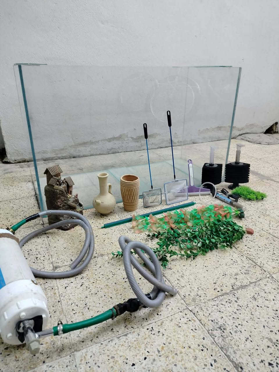 حوض للبيع جام 10ملم درجة اولى 
قياس متر 
ارتفاع 60
عرض 45 
عنوان موصل حي عدن
رقم ***********
***********
كامل بي كونيه حجر مشكل بسعر مناسب
