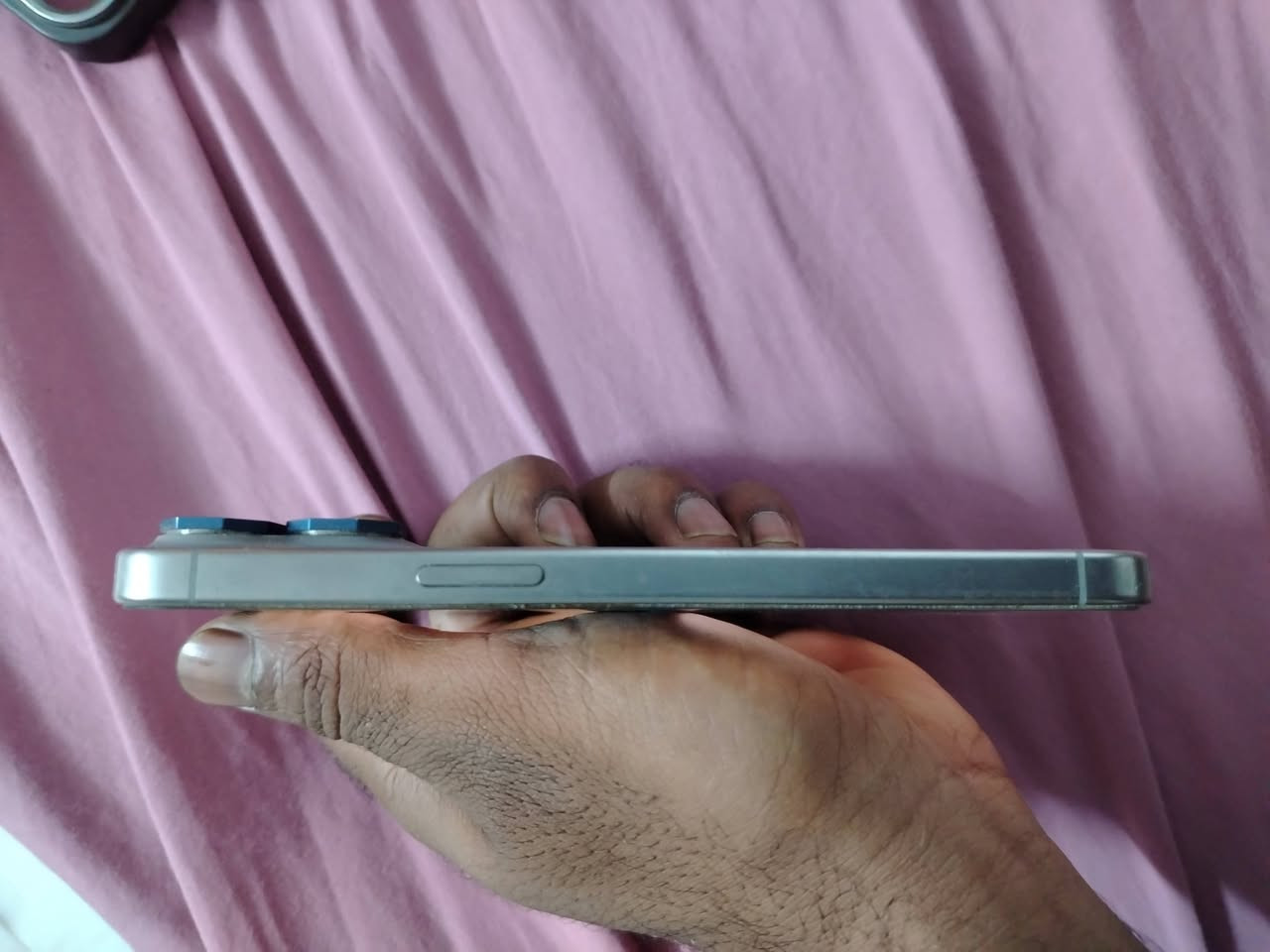 ايفون ١٥ برو ماكس بطاريته ٨٩ ذاكرته ٢٥٦ جهاز شرق اوسط وكارتون موجود......لبيع لجهاز وتر بروف مامفتوح شرط وجهاز كلش نضيف ماعدا هاي كسر بسيط لبضهر تراسلني خاص موجود او تحب تتصل عله رقمي ***********

