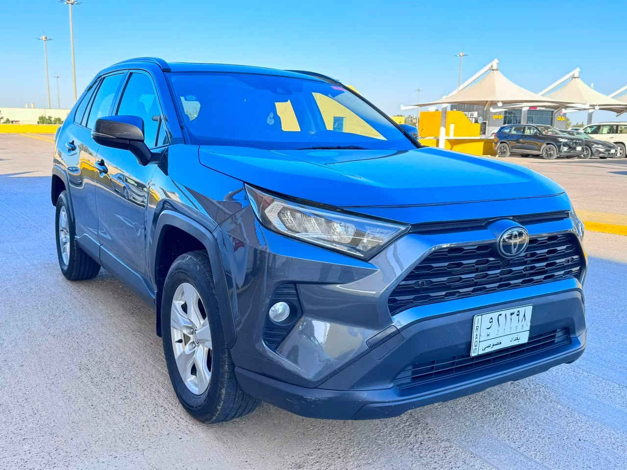 السلام عليكم 
RAV 4 2020
سعرها 183$
ماشيه 81 ميل 
مواصفات XLE
حادثها كدامكم قطعة واحدة فقط بنيد
*********** 
بغداد
