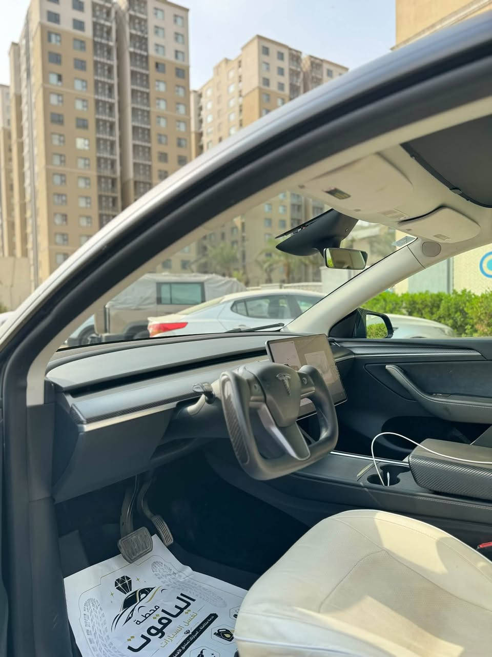 موديل Y • مدى ٥٦٠ كم • ٦٤٠٠٠ ميل