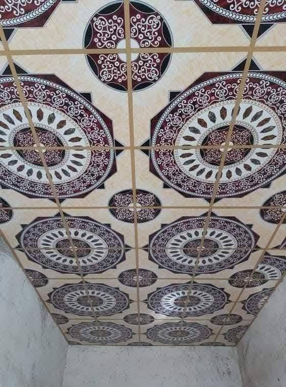 خلفه سقف ثانوي وا جميع الديكورات متفرق حالين نشتغل كرسته وعمل او بس عمل الستفسار ***********
