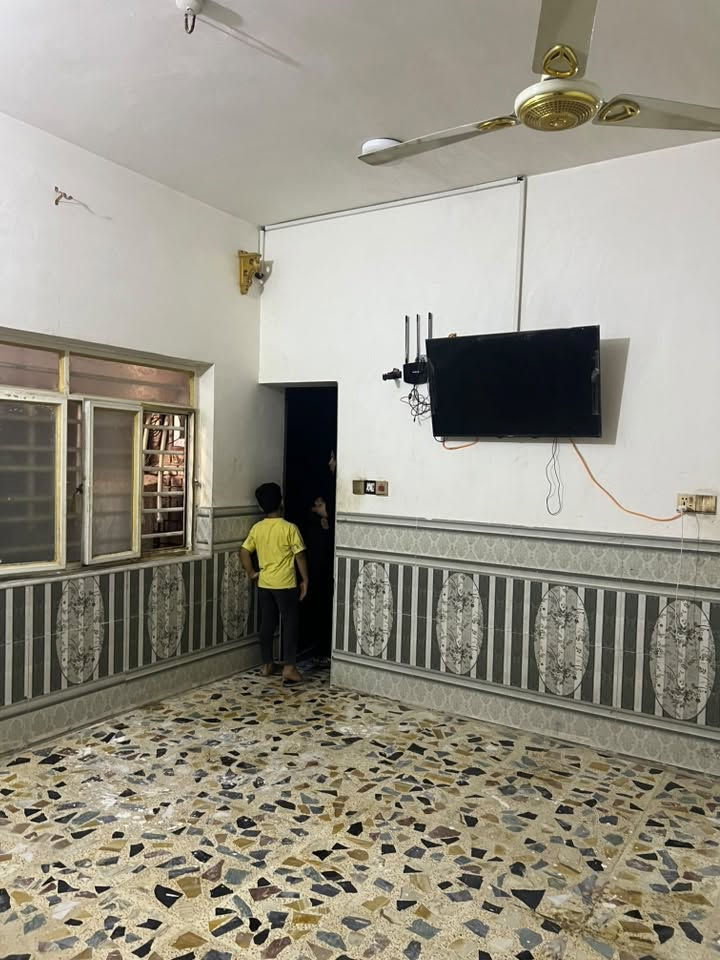 مشتمل للايجار الموقع البكرلي شارع الطوارء خلف دائرة التخطيط سعر ٣٠٠
***********
