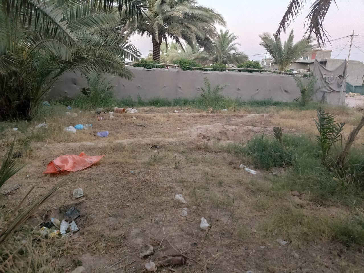 عرصة 600 متر للبيع طابو زراعي سند 25 بحي ميسان بشارع الزوار قرب أسواق الميالي مع جميع الخدمات ماء كهرباء خطوط 
***********
