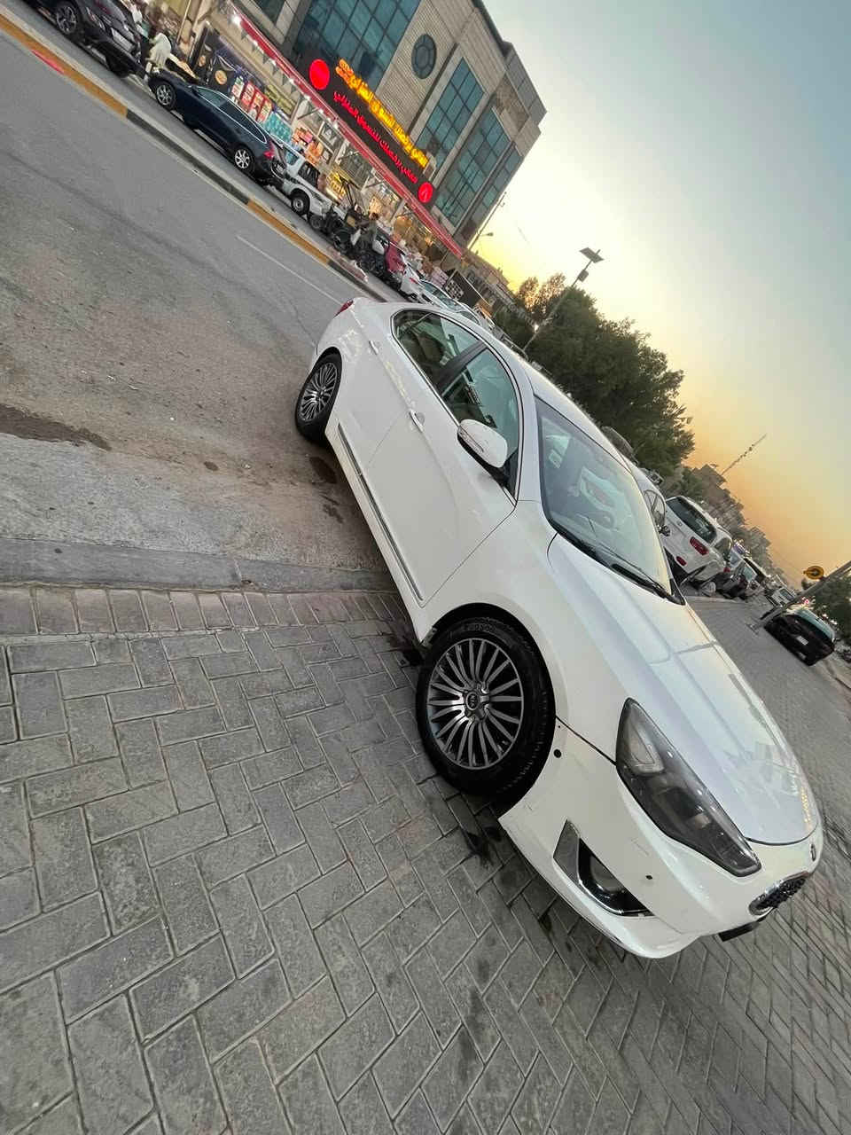 السلام عليكم
للبيع

كيا كادنزا امريكي 2016 حادث امريكا جاملغ وبنيد وبلعراق جاملغ الامامي جه ثاني وباب الصدر السيارة فول مواصفات عدا البنراما كشنات جلد تحكم كشنات كامرة شاشة كبيرتحكم ستيرن اشاير بلمري باتري جديد تخم تاير جديد منظومة تبريد جديد

رقم بغداد تحويل ثاني يوم 

بشرفك اقرة المنشور زين قبل لتخابر 

السعر ١٠٠ وبيه مجال قليل جداً

الاستفسار ***********
