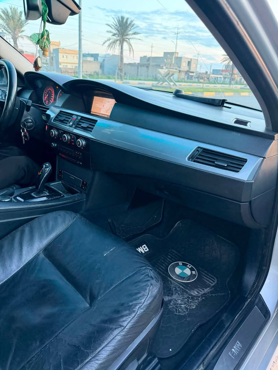 BMW  ميماتي
E -60

موديل 2008

فول مواصفات

نوزيل قصير 

V 6

بصمه

N 52 

كير كوبرا 

ستيرن كهرب اوتو 

جامات اوتو 

لايتات اوتو 

ماسحات اوتو

لايتات ترحيب 

كشنات كهرب + خزن 

كشنات تدفئه 

مسجل دبل سي دي + خزن

صندوق كهرب  

دبل اوفر 

صبغ بيها دوائر الخلفيه فقط 

مكان السياره الموصل 

السعر 125$ بي مجال بسيط

رقم الهاتف ***********
