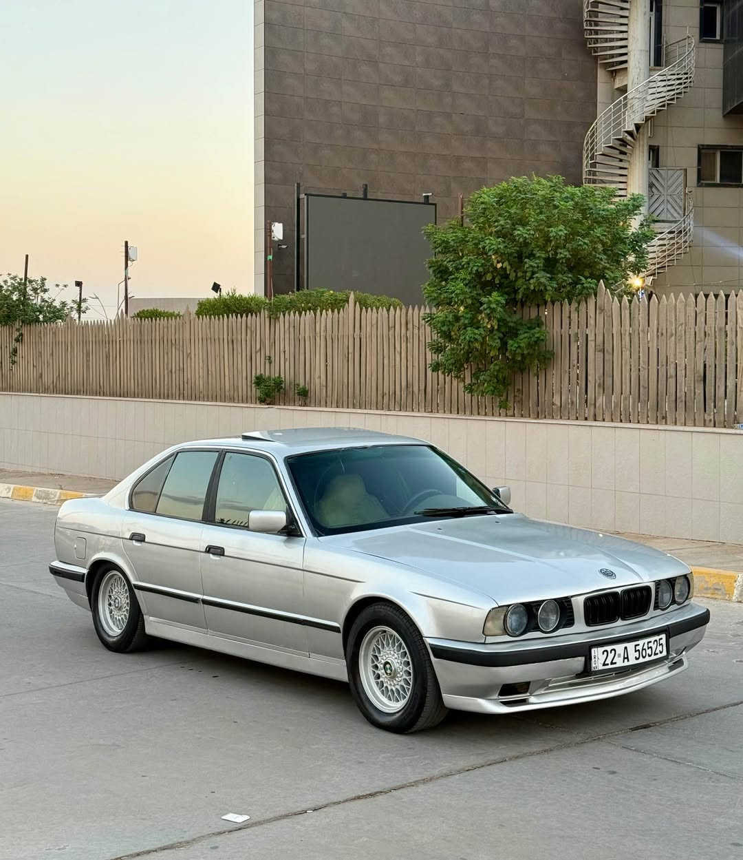 بي ام دبليو موديل 1991 
حجم محرك  525 ( كير اوتوماتيك )

سعرا  52 مجال قليل
مكان كركوك داخل المدينة

سيارة مصبوغ عام لجمالية 
فول مواصفات سلايد داخل رصاصي و اوتوماتك كير محرك شرط 

سنوية رقم هزة كلهم جديد لحد 2030
شرط تحويل و وكالة

 اسيا  ***********
 كورك *********** كركوك, العراق
