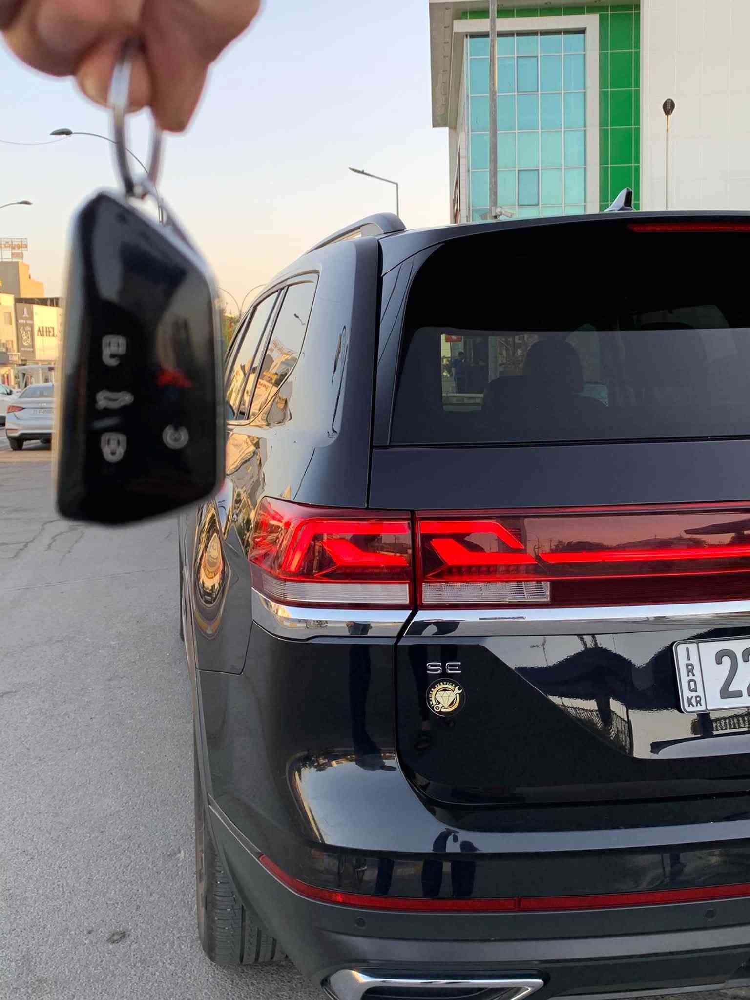 Volkswagen Atlas 24 SE 🇩🇪
فولكس واكن اطلس ٢٠٢٤ se للبيع  

ماشي  السيارة 38 الف كم حقيقي 
محرك 2.0 توربو + كير شرط
270حصان/370 نيوتن متر
مواصفات السيارة كالتالي
تحديد مسار📍
تثبيت سرعة  💯
ابل كار بلي + اندرويد اوتو 📱 

7 راكب 👥
شحن لاسلكي
عدادات ديجتال
تدفئة كشنات + الستيرن
6 وضعيات قيادة 
انارات iq led
حساسات 360 درجة 
نظام قيادة ذكي
ناقل حركة أوتوماتيكي 8 سرعات 4motion
تشغيل عن بعد
دخول ذكي
تشغيل ذكي
انارات ترحيب
نقاط عمياء
كشنات جلد
شاشة معلومات
تحكم الشاشة عن بعد 
تحكم صوتي 
قطع تبريد 3
فتح صندوق ذكي
صندوق اوتوماتيكي
اوتو هولد
اوتو ستارت/ستوب
هاند بريك كهربائي
كشنات كهرباء

سيارة بيها رأس البونيت صبغ و شبر تعديل بارد فقط 
بدون دواخل بدون ايرباك  💫

سعر  285 وبيها مجال  💵 

شرط التحويل

للتواصل على الرقم
***********
***********
متوفر واتساب او اتصال

مكان السيارة:كركوك  📍
