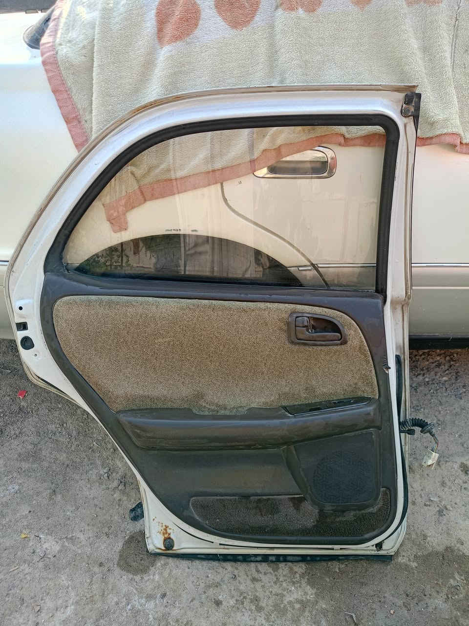 باب سيارة • باب السائق • كامل