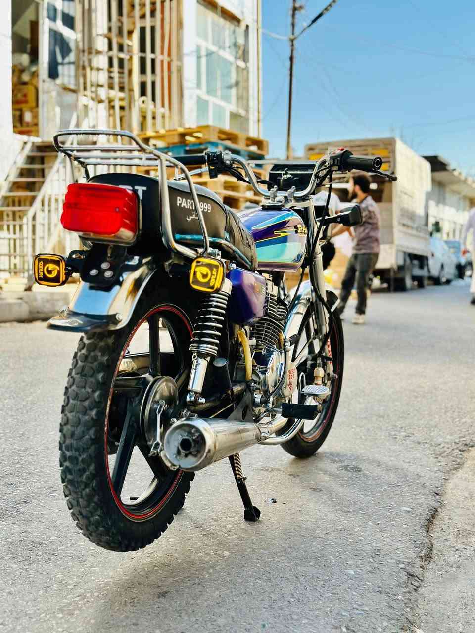 للبيع متور بارت عيتاني اساسي محرك 200Cc طلقة
كهربيات كامل شغال اوراق منفيس اصلي موجود  
سعر 520 الف وفي مجال بسيط للتواصل *********** وفيه واتساب
