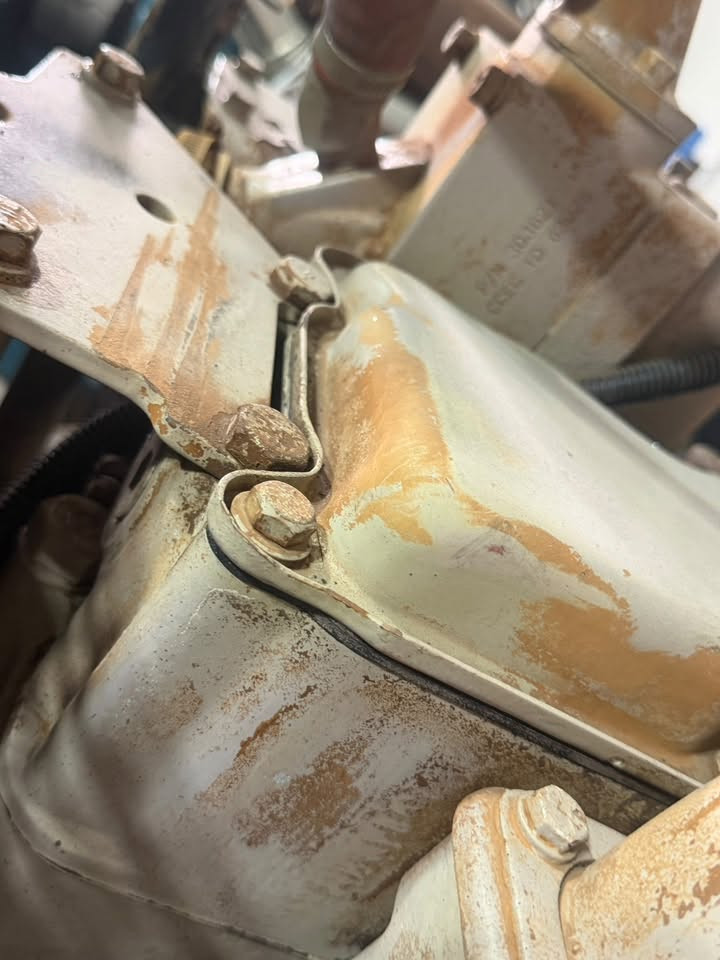 كمنز حجم 5.5 انجكتر عادي
كمشفت جبار راس توليد ستامفورد
375kva اوربي غير مستعمل بلعراق بلادي 
شاشة اوتو عنوان كركوك يوجد توصيل 🚚 ***********
