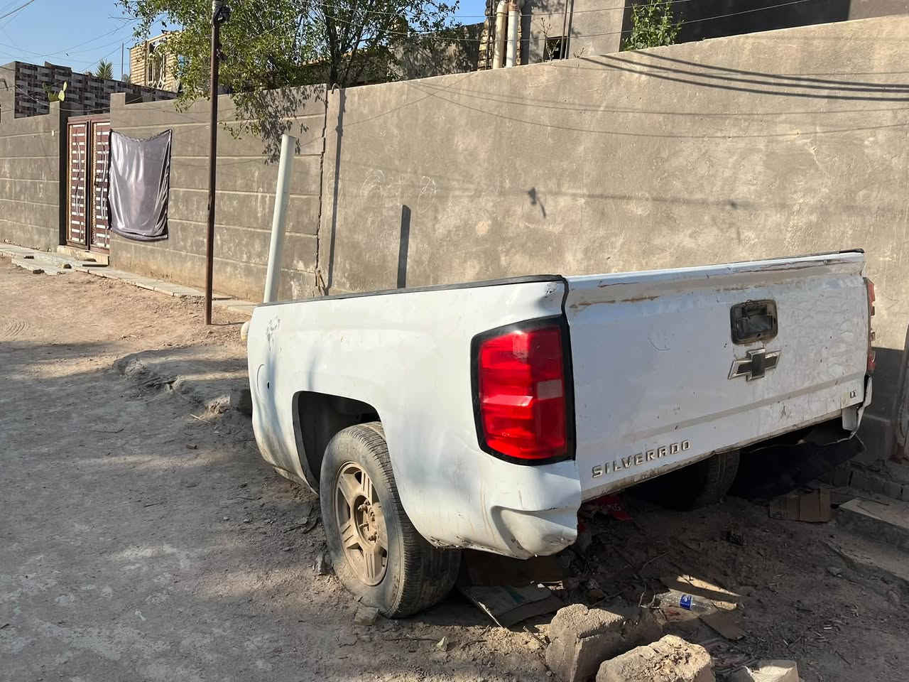 بدي سلفرادو شكل ال ٢٠١٥ لل ٢٠٢٠ قصير السعر ٧٥٠ الف جديد وراد امريكا
ع ناصرية سوق الشيوخ 
***********
