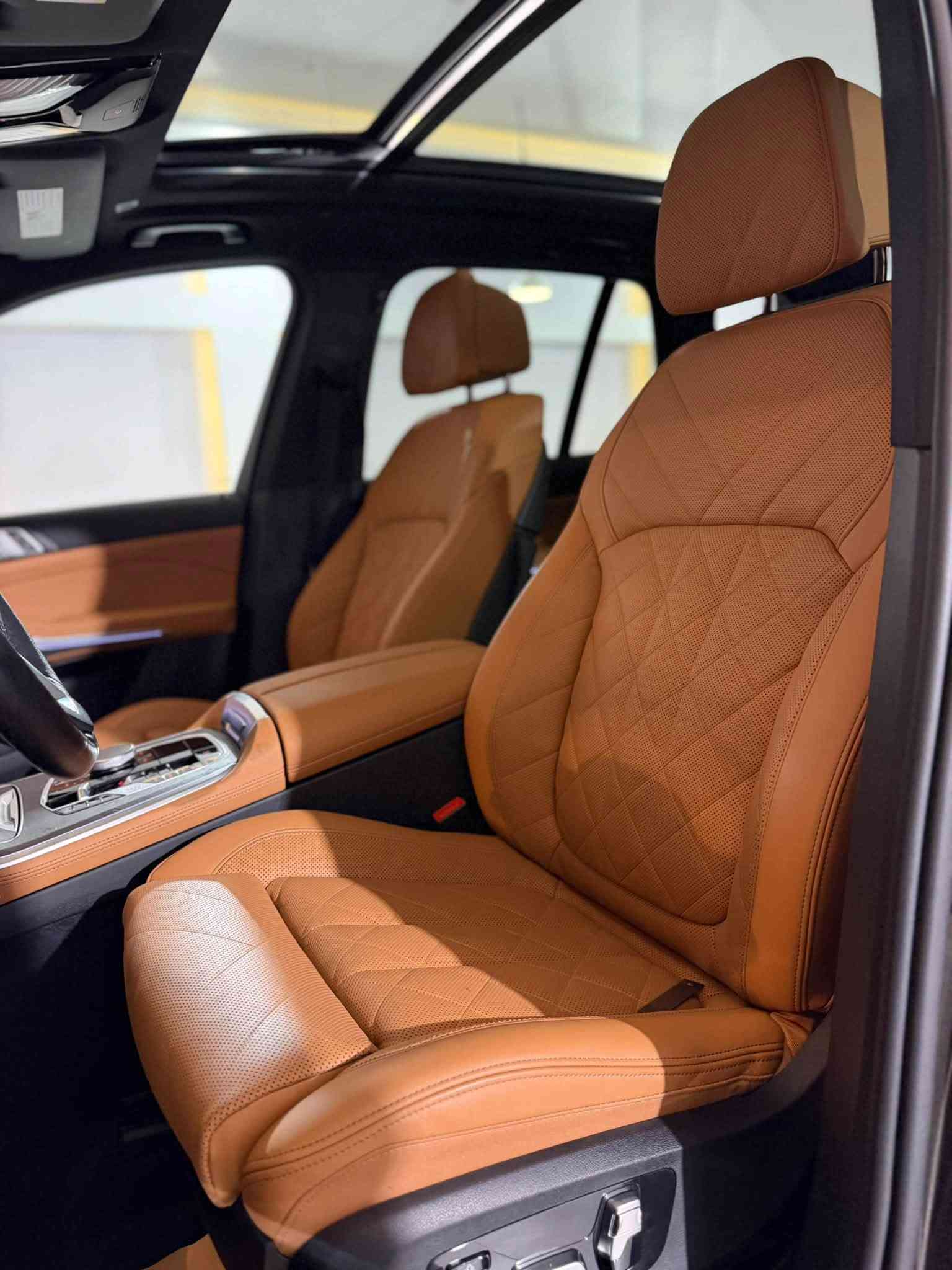 BMW X5 M package ماشية ١٤ الف فقط📦🇩🇪
موديل : 2024
لون مميز : زيتوني و داخل مشمشي
مواصفات السيارة فول
سعر : 520$ ورقة

 مواصفات:
الكاميرا الخلفية - سقف بانورامي - صندوق كهربائي - التحكم على المنحدرات - كاميرا 360 - تدفئة المقاعد - فتحة
السقف - بصمة - شاشة - مراقبة النقطة العمياء - التحكم التلقائي في درجة الحرارة - نظام بدء التشغيل - نظام فرملة الطوارئ - 8 وسادة
هوائية - المصابيح الأمامية ليد - مصابيح الليزر الأمامية - عرض المعلومات على الزجاج الامامي - تدفئة مقود القيادة - لوحة قيادة رقمية
- إنارة محيطية - أبل كاربلاي - مقاعد تدليك - sDrive

السيارة وارد امريكي بيها باب صبغ بدون لا دواخل لا ايرباك حادث كلش بسيط

سعر : 520$ ورقة

للاستفسار : ***********
العنوان : السليمانية المعارض الجديدة شركة ازمر اوتو معرض رقم ٣٤
