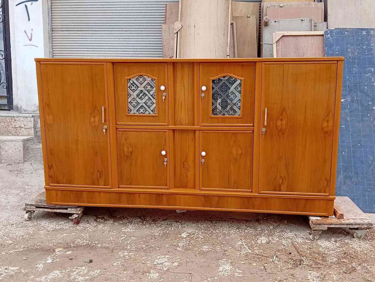 بوفيه مستعمل • نضيفه • ٤ باب