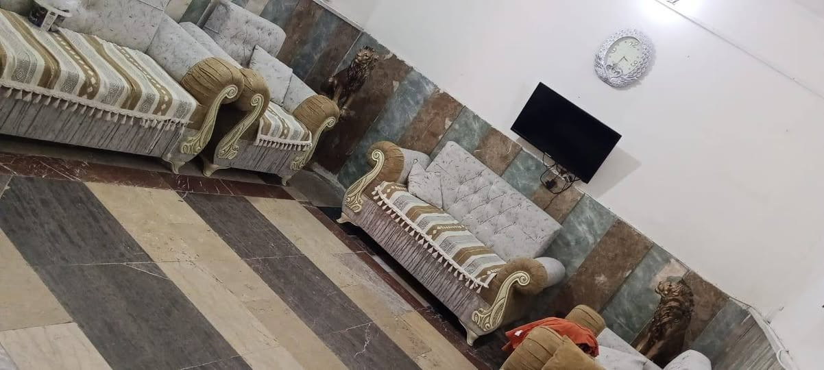 بيت ١٠٠متر كربلاء المقدسة حولي ابو مهدي المهندس سعره 30بي مجال لاستفسار اكثر الاتصال برقم ***********
