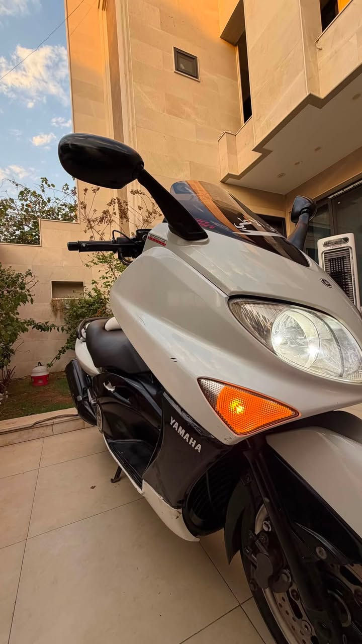 السلام عليكم   TMAX  2008
مرقم مرقم  رقم انكليزي 
الدراجه نظيفة جداً تجي تكلب وتشوف 
الصفاح مغلفه تايرات جدد الكشن دوشمة جديده يدات تدفئة بيها جي بي اس بلادي عليها راديتر 2014
عليها ادامه كامله قبل فتره الدراجه كامله من كلشي تجي للبيت تفحص الدراجة مكفولة مكاني بغداد الحبيبيه 
للتواصل مموجود مازنجر ماعدي وتساب فقط او اتصال 
♥️***********
