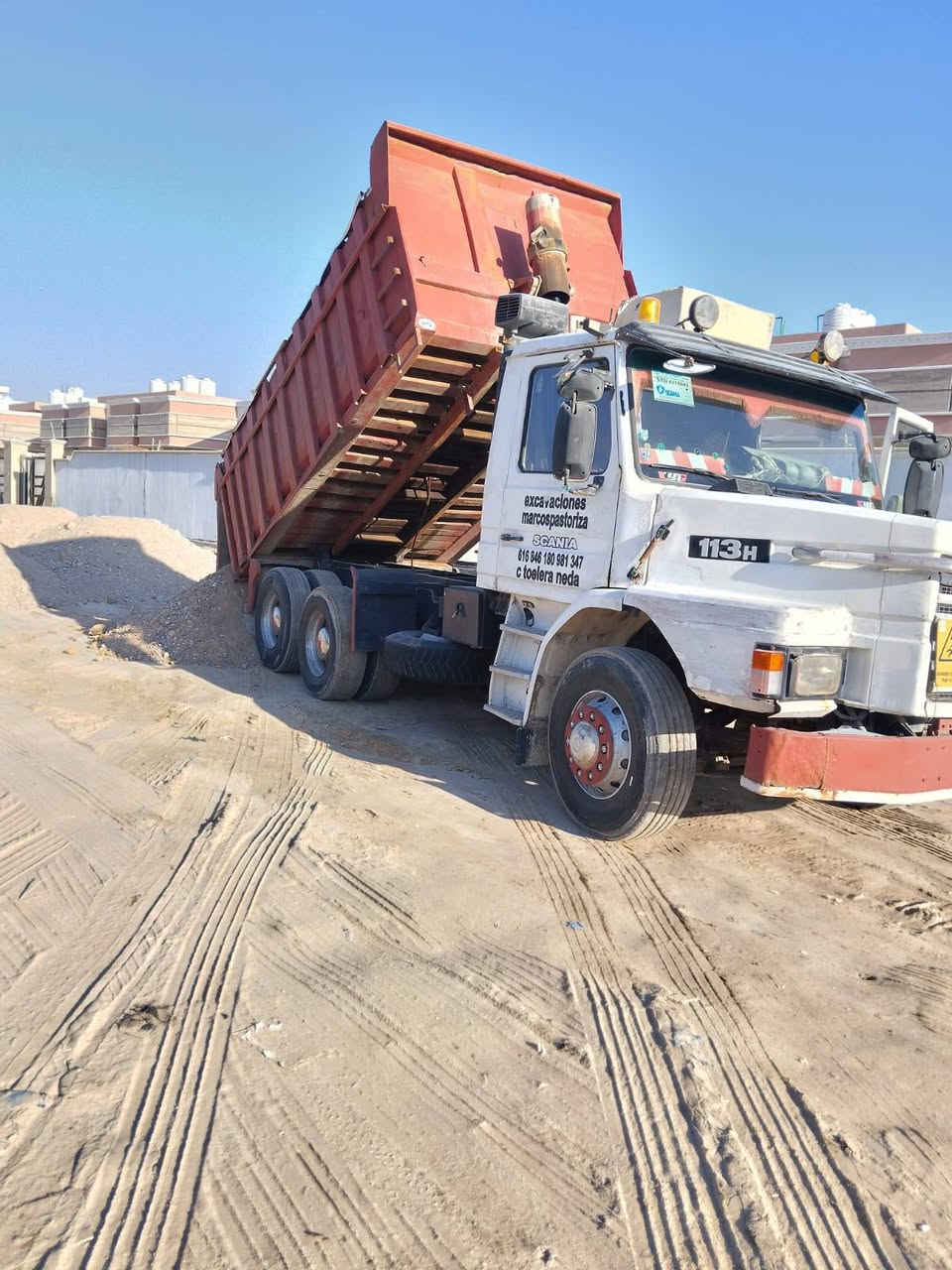 سكانيه البيع جاهزه للعمل كير ومكينه جاهزات وشاصي مكفول سياره جاهزه حته تبريد بيه مكانه بصره رقم الماني مشروع وطني. راعيه موجود يحول سعر. 100 قفل رقم الهاتف ***********
