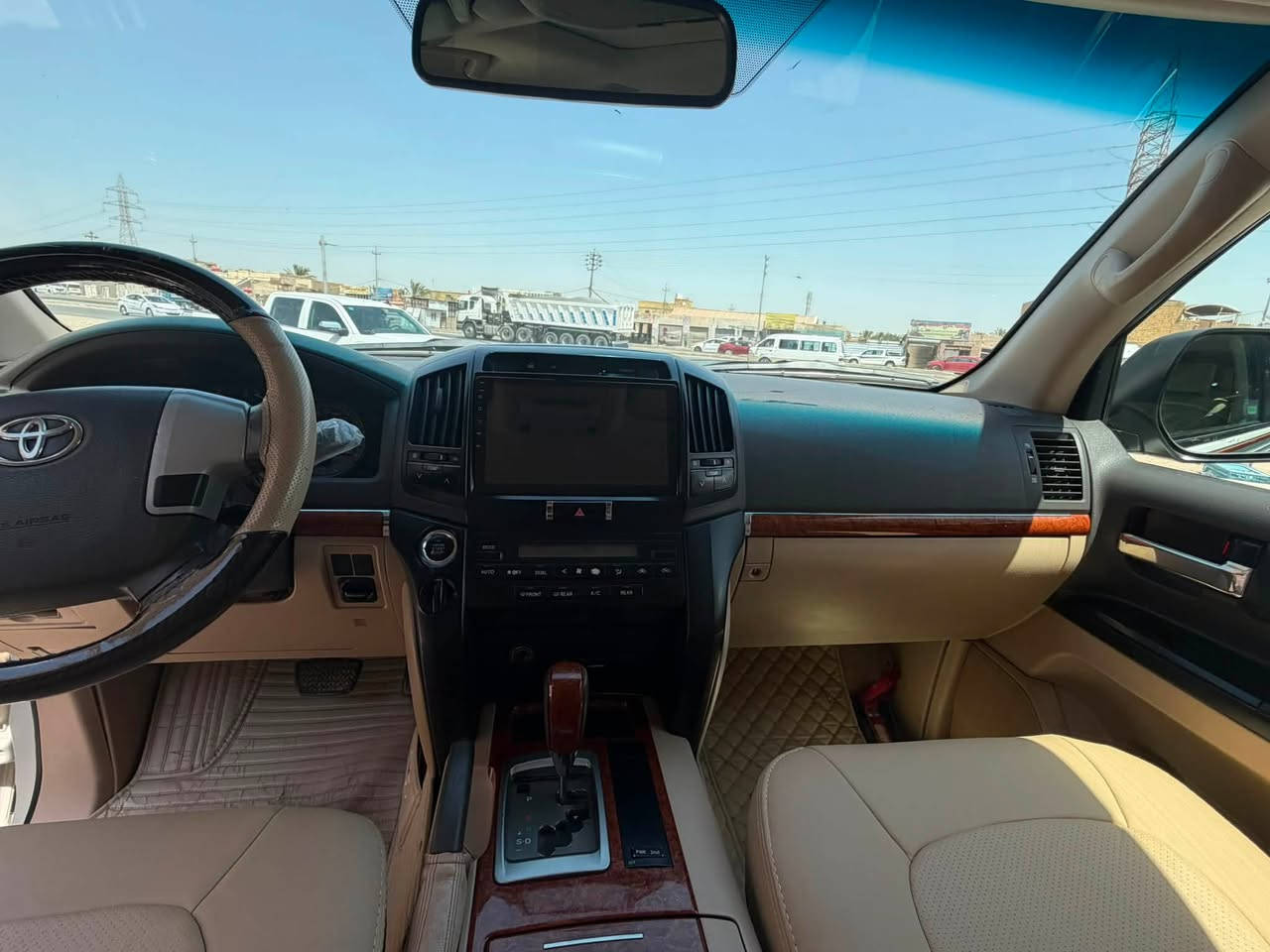 سلام عليكم لانكروز موديل ١٣ رقم اربيل مبدل جمالغ امامي مكان ناصريه ***********
سعر ٢٧٥
