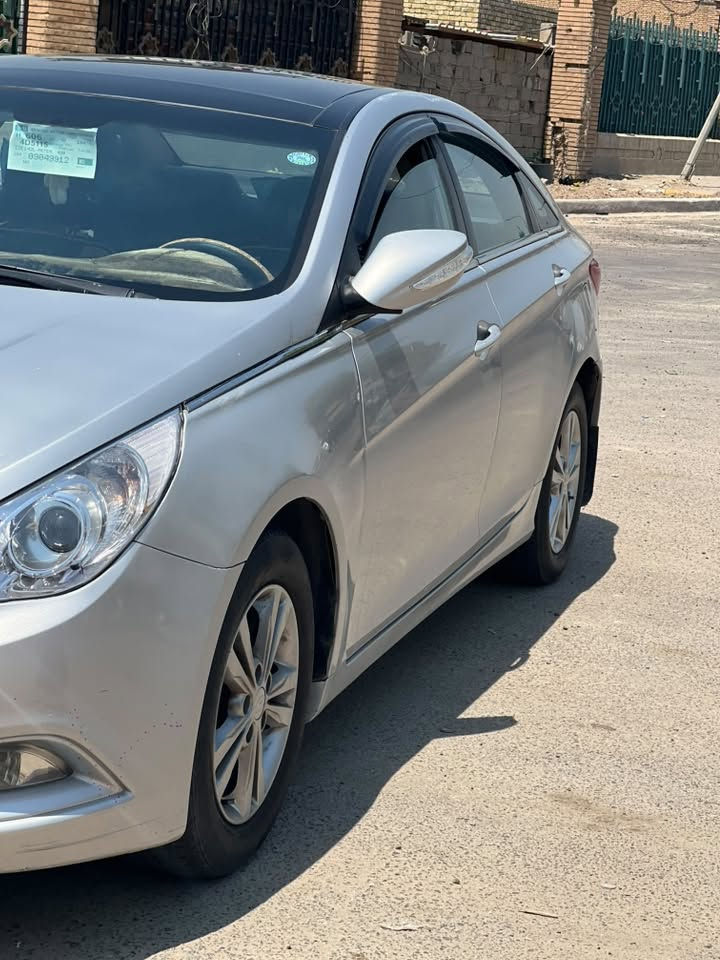 السلام عليكم
سوناتا 2011 خليجي 

محرك  جديد 2400 دوش 
بأسمي تحويل ثانيوم 
سنويتهاا لل2031
محرك كير متعهد بيهن خير من الله 

فول مواصفات عده البصمه 

شفتات ستيرن كشن كهرباىي تبريد قطعتين 

تبريد خير من الله 

السياره بيهاا اماكن خدوش بدون ضربه مصبوغه احزام 

وبنيد مبدل بدون ضربه 

السعر 95 وبيهاا مجال سياره كلشش جديده ونضيفه 

مكان السياره بابل ***********
