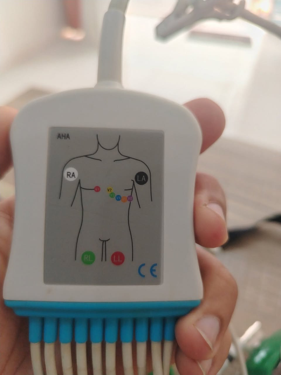 جهاز تخطيط القلب ECG
الاقطاب كاملة وكلشي شغال
قياس الورق 50اعتقد
استعمال شخصي وليس بالة نظيف بطارية ليثيوم 
السعر 275 الف مكاني البصرة الزبير
***********
