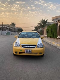 اوبترا 2011 مكفوله من الضربه بيها قطعتين صبغ فقط بدون دواخل كير مكينه ...