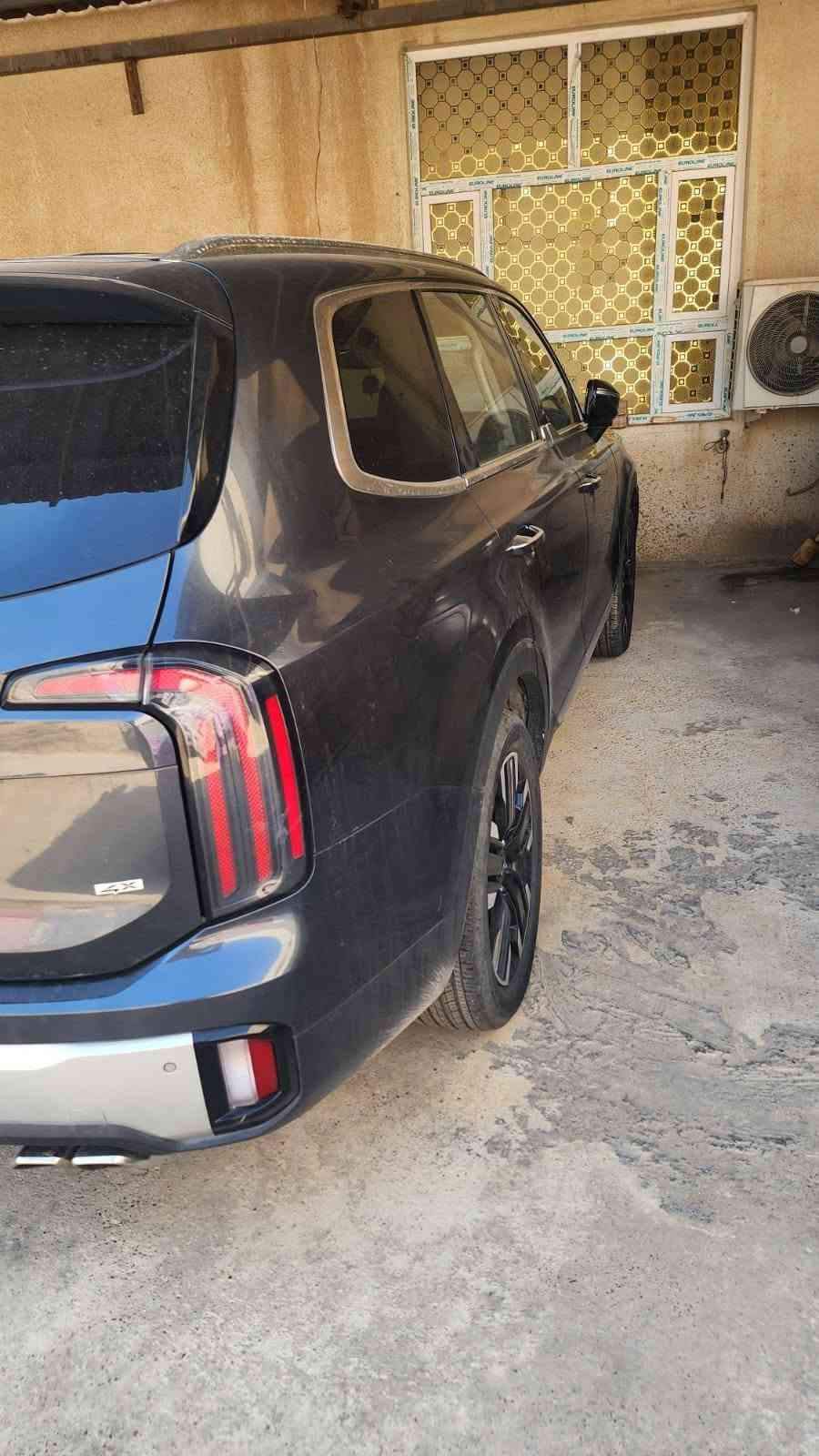 السلام عليكم سيارة للبيع كيا تلرايد ٧ راكب فول مواصفات مديل ٢٠٢٤ للإستفسار مراسلة الصفحة او الاتصال على الرقم ***********
