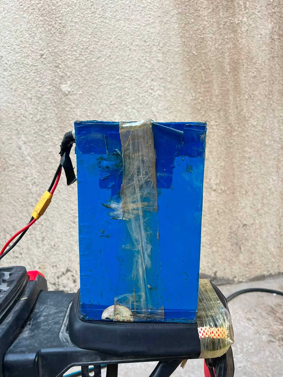 سلام عليكم شباب هاي بطاريه شحن ليثيوم فول مواصفات و يجي وياها عقل سبورت السعر الكلي 450الف قفل الاستفسار ***********
