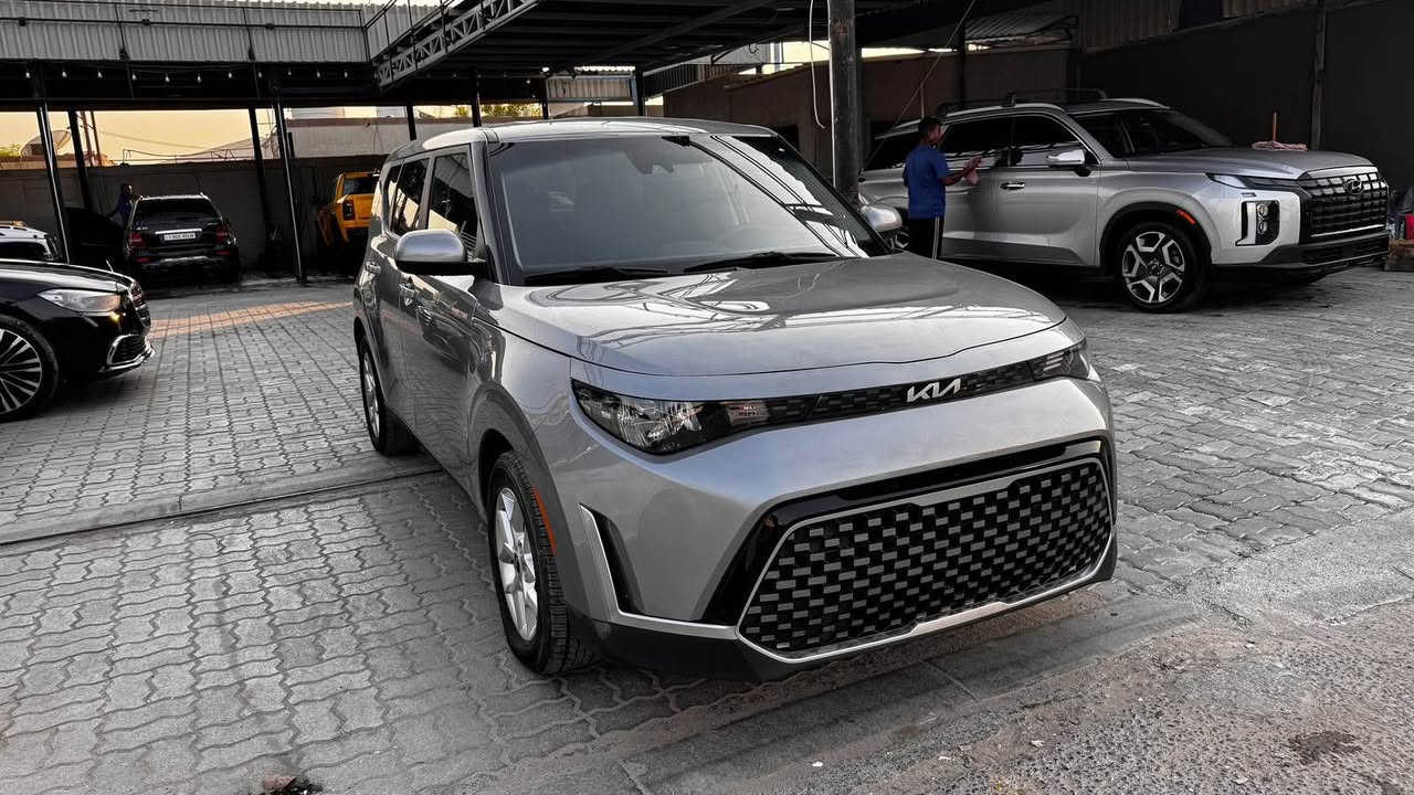 الجديد والنضيف 2024 صول LX نص فول

السلام عليكم للبيع صول 2024 وارد امريكي حادث جاملغ تبديل 

موضح بصوره سياره لا شواصي ولا لغد كلش جديده ولا بجم

سبوع وتدخل بغداد بسم لمشتري 

سعر 125 وبيه مجال واصل بغداد مع الكمرك لباب بيتك

الاتصال *********** حسين 

عنوان بغداد الزعفرانيه بغداد, العراق

نص مكتوب في الصور:
- BIDCARS