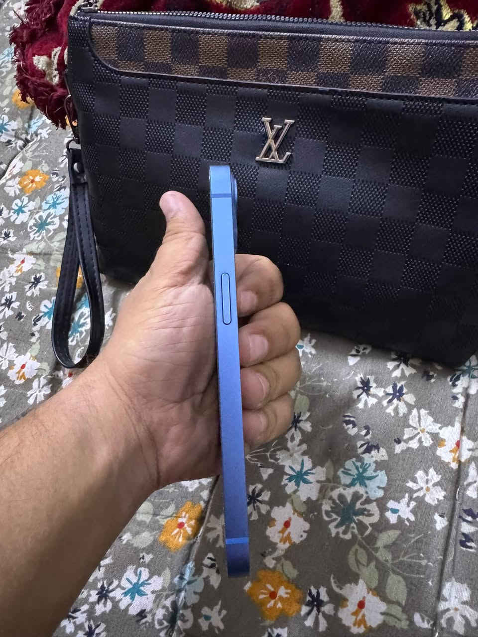 آيفون ١٣ • ١٢٨ • بطارية مستبدلة