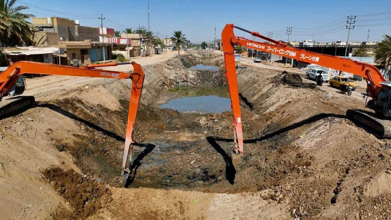 قطعة ارض في كربلاء  للبيع المساحه 100 متر
الواجهة 6 متر
جنس العقار طابو زراعي سند ٢٥
 اقرار محكمه مع صاحب الارض  ومشمولة بالتطويب 
الموقع من عمود ١٢ حي العباس نهاية شارع السيدة نرجس   البزل الي جاي يغلفونه حاليا الي يربط شارع السيده نرجس وشارع القاضي 
نهاية الفرع عرض الشارع ٧ متر
🔹️ اتحمل تكاليف  اجور المساح والحدل والسبيس وترتيب القطعة وكافة التكاليف جميعاً 

تبعد عن الولاية 2 كيلو متر تقريبا  المنطقه سكنية مخدومة بالكامل
السعر 49 مليون وبي مجال بسيط للشراي الجاد 
 مستقبل واعد عند اكمال تغليف البزل تصعد اسعارهن خلال سنه الى سنتين 
سبب البيع بحاجة لاموال لمشروع آخر 
للتواصل :***********
