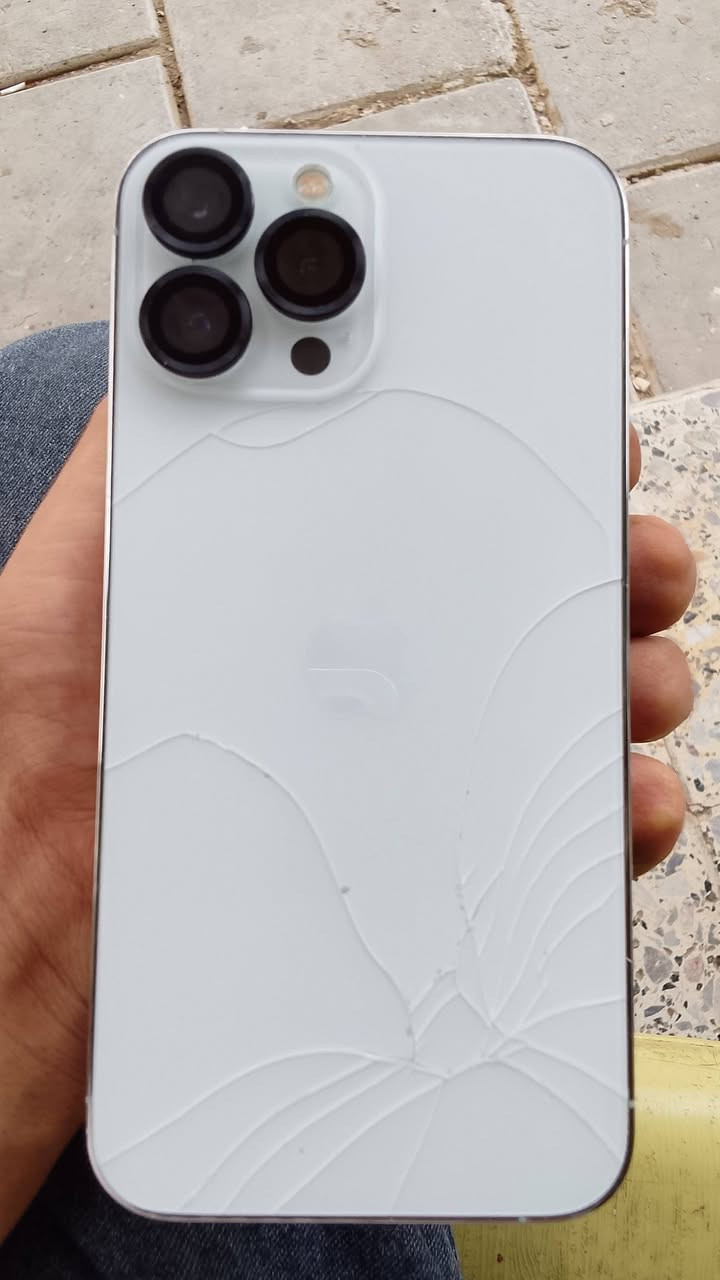 ايفون 13 برو ماكس ذاكره 256 جهاز نضيف بمعنه الكلمه بي بس الضهر مفطور كدام عينكم بطاريه 69 سعره 650 وبي مجال مكان ديالئ للاتصال الخاص مغلق ***********
