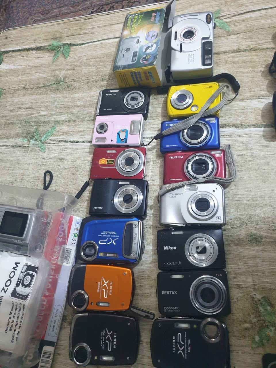 مجموعة كاميرات بدون بطاريات عدد 16
أكو يشتغلن اكو لا 
ابيع كوم حديد
نواضير عدد اربعة جديد شغالات نضيفات
المجموع الكلي مع النواضير عدد 20
كلهن شلع 300 الف
شراي يتصل او واتساب
هذا الرقم
 ***********
