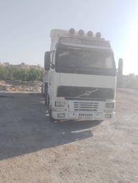 فالفو صهريج موديل 2002 مكينه وكير نظيفة  تانكي سبرنك بيع كامل  جي بي ا...