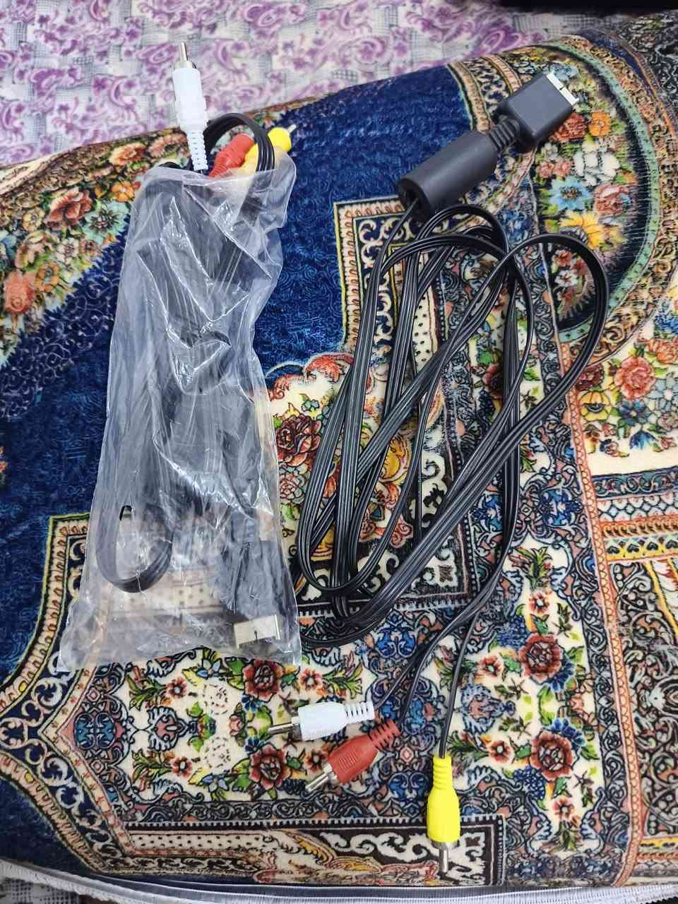السلام عليكم 
عندي بلي ستيشن 2 فات العدد 2 
مع 2 يدات وفلاش 32 كيكا وميموري وكيابل التشغيل 
الأجهزة ثنينهم شغالات بدون مشاكل بس جهاز واحد بي فطر جوه بس الجهاز شغال طبيعي 
عنوان بغداد رقمي *********** 
سعر قيم وأخذ يوجد توصيل
