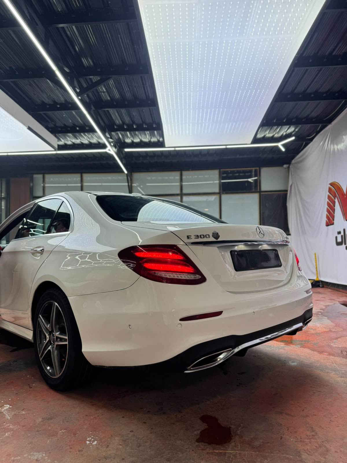 🚘 للبيع Mercedes-Benz E300 E-Class 2017

🔹 الممشى: 98 ألف مايل
🔹 اللون: — ابيض 
🔹 رقم اربيل 
🔹 الحالة: بدون حادث، بدون صبغ
🔹 فقط بارد بالجاملغ الخلفي والجاملغ الأمامي جدا بسيط 
✨ المواصفات:
• فتحة سلايت
• شاشة Widescreen
• نظام ملاحة
• مقاعد جلد
• تحكم بالمقود
• حساسات
• كاميرا خلفية 
• مرايا كهربائية
💰 السعر 25,500 دولار
📍 الموقع: بغداد
📱 للتواصل
*********** بغداد, العراق
