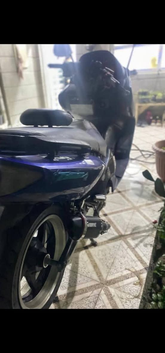 Tmax 2008 
الدراجه طافيه ابيع كوم حديد للاستفسار *********** حله السعر 1200
