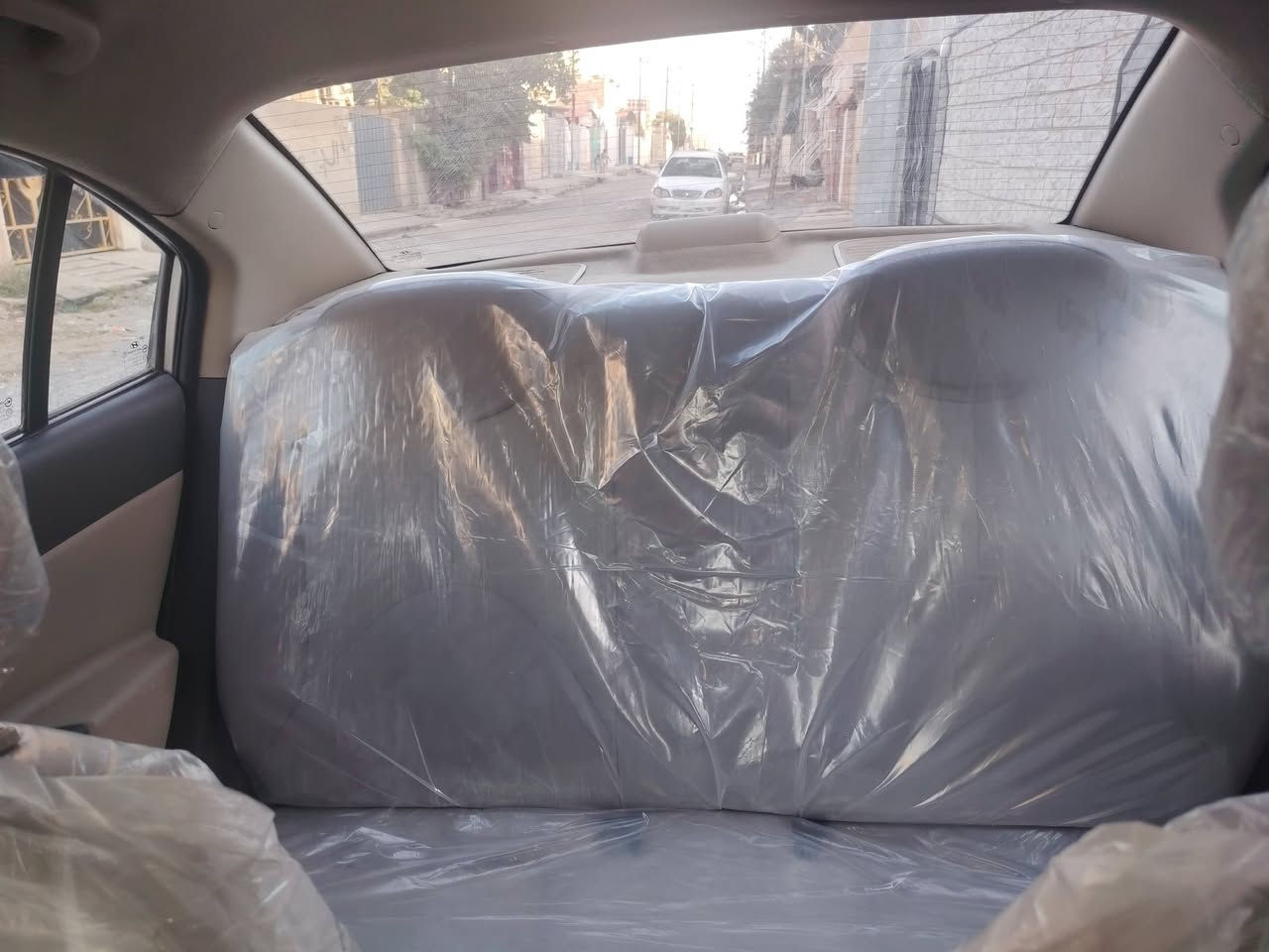 اكسنت موديل ٢٠١٠
رقم نينوى دولي شرط التحويل 

سنوية لي، سنة ٣٠

مكينة شرط حجم ١٤

كير، شرط

 تبريد شرط وثلج 

السيارة كير، عادي

كير، عادي

السيارة بدون صبغ كلها ابلادي 

بس صابغ الدعاميات 

مع كبات والويل

، بيها بارد اباب النفر الورى 

موصفات السيارة جامات كهرب 

قفل مركزي 

السيارة عليها إدامة كاملة 

نوزلات ابلكات وايرات 

قاعدة كاملة مع طواف 

طخم قوايش 

طخم تاتير الأمامي جديد 

طخم السيارة نظيف حيل حيل 

السعر
٨٣وبي،مجال بسيط، 

***********
