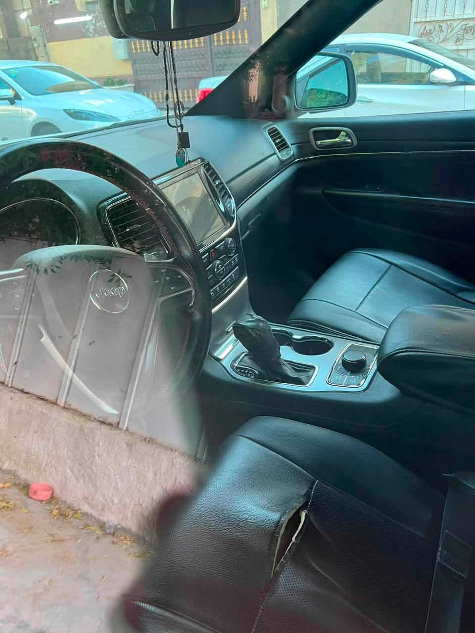 سلام عليكم جيب2020للبيع  خليجيه  s سياره مكفوله كفاله عامه ماعدا  بارد بسيط بصف باب السايق ماشيه 70 فوول ماعدا الرادار امامي مكاني بغداد الوزيريه 
السعر المطلوب 29ونص 
***********
